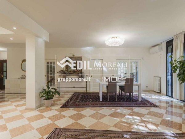 casa indipendente in vendita a Modena in zona San Faustino