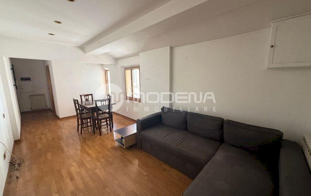 appartamento in vendita a Modena in zona Centro Storico
