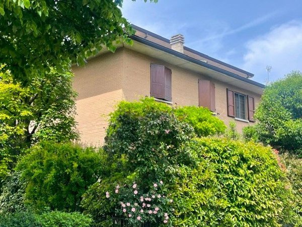 casa indipendente in vendita a Modena in zona Crocetta