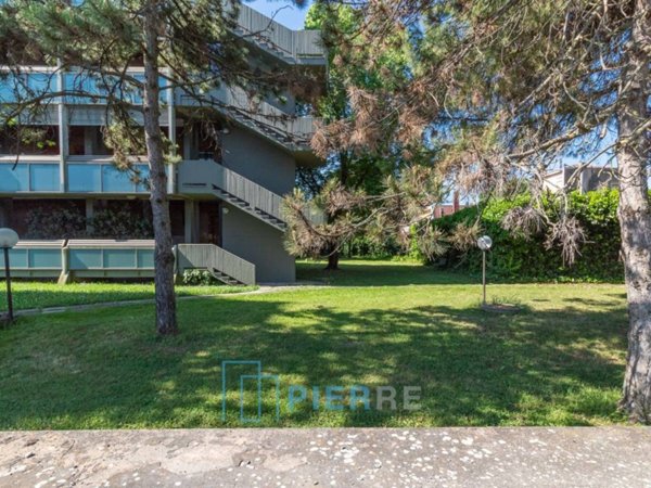 appartamento in vendita a Modena in zona Madonnina / Quattro Ville