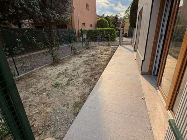 appartamento in vendita a Modena in zona Madonnina / Quattro Ville