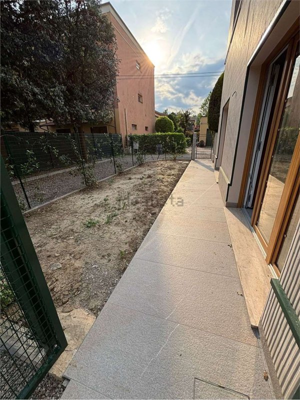 appartamento in vendita a Modena in zona Madonnina / Quattro Ville