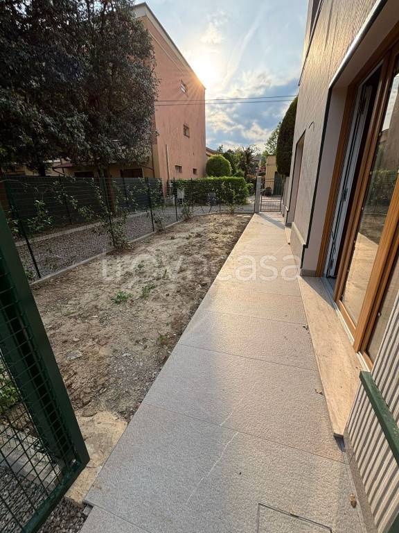 appartamento in vendita a Modena in zona Madonnina / Quattro Ville