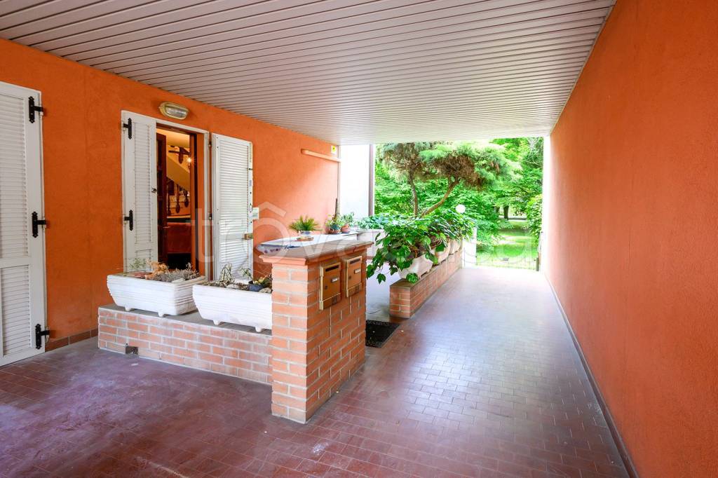 casa indipendente in vendita a Modena in zona Amendola