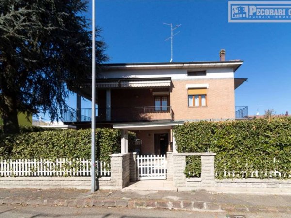 casa indipendente in vendita a Modena in zona Marzaglia