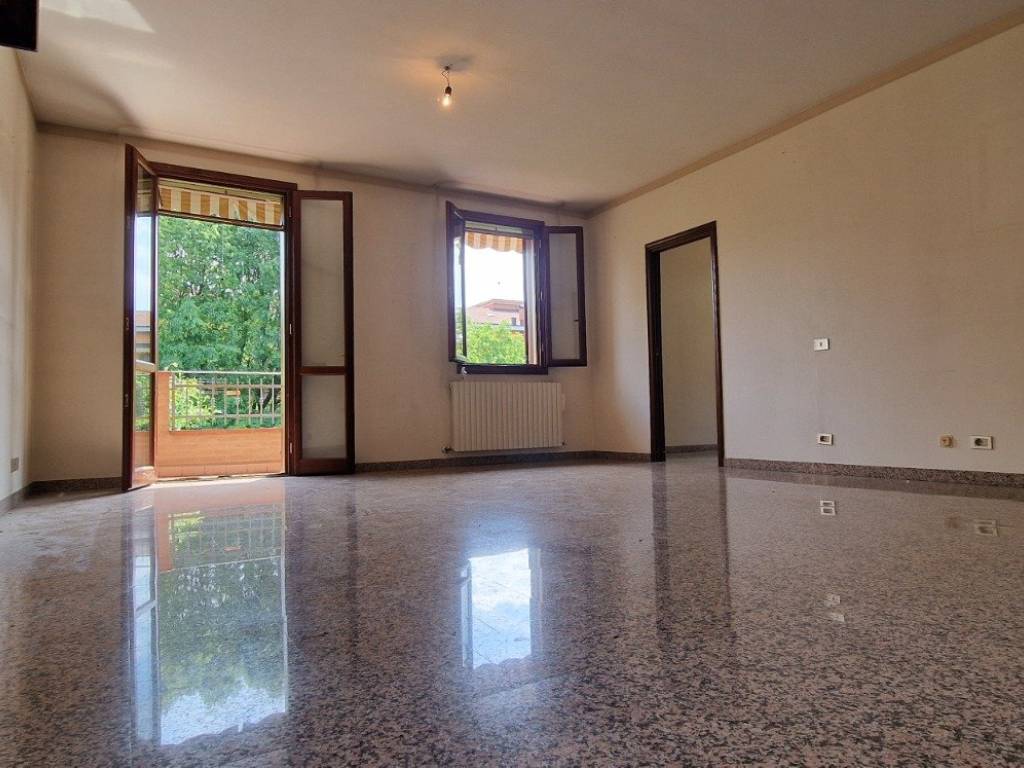 appartamento in vendita a Modena in zona San Lazzaro / Modena Est