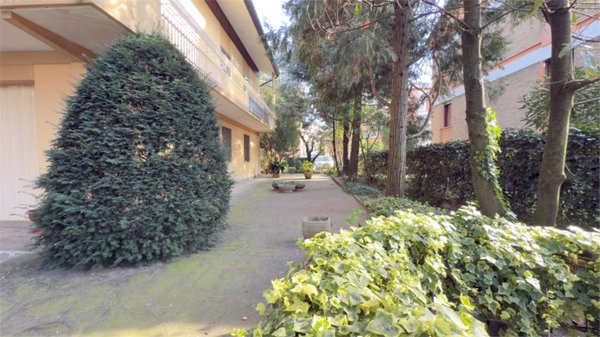 casa indipendente in vendita a Modena in zona Crocetta