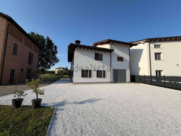 casa indipendente in vendita a Modena in zona Crocetta
