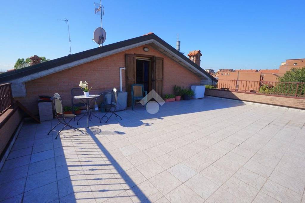 appartamento in vendita a Modena in zona Crocetta