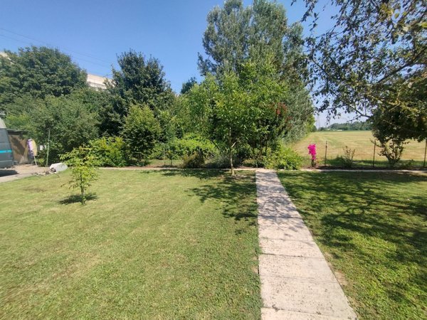 casa indipendente in vendita a Modena in zona Crocetta