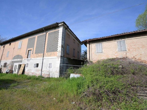casa indipendente in vendita a Modena in zona Lesignana