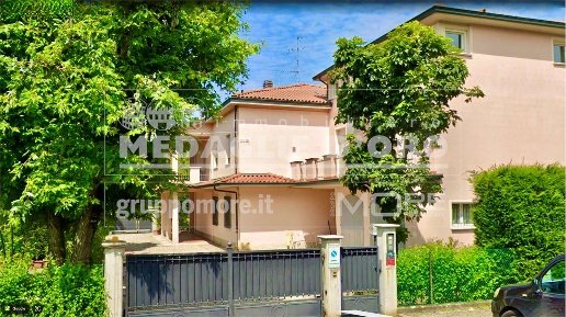 casa indipendente in vendita a Modena in zona Ganaceto