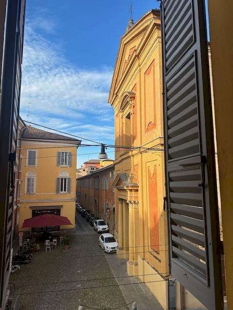 appartamento in vendita a Modena in zona Centro Storico