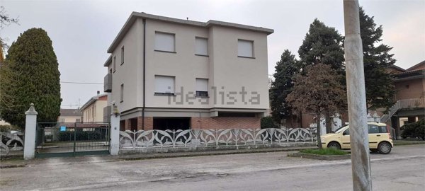 appartamento in vendita a Modena in zona Albareto