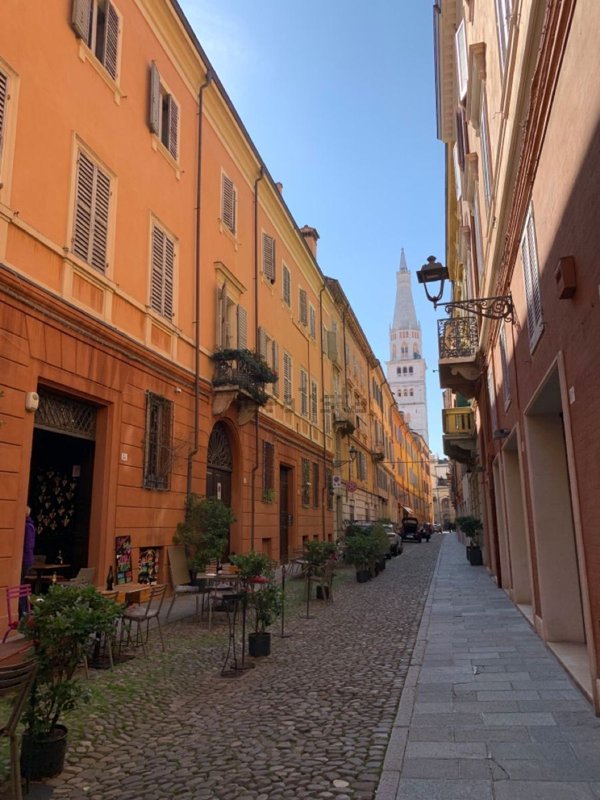 appartamento in vendita a Modena in zona Centro Storico