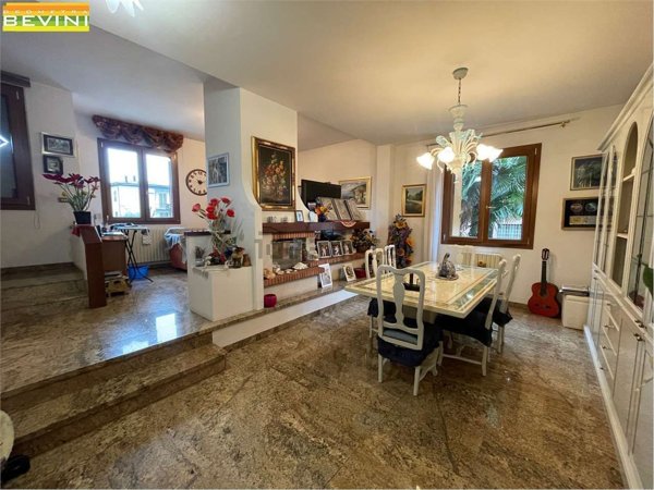 casa indipendente in vendita a Modena