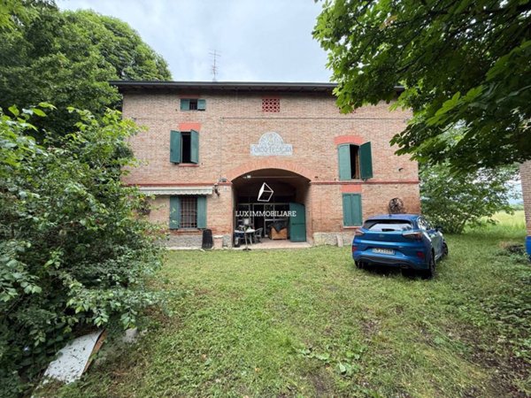 casa indipendente in vendita a Modena in zona Vaciglio