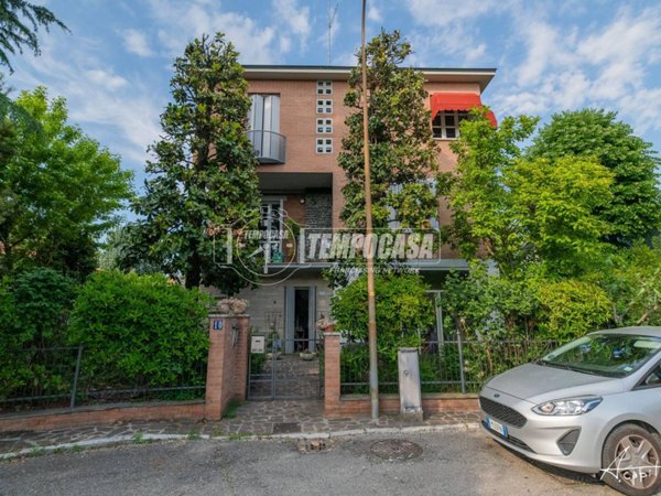 casa indipendente in vendita a Modena in zona San Lazzaro / Modena Est