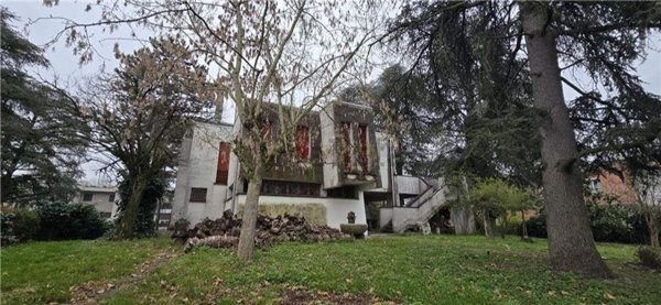 casa indipendente in vendita a Modena in zona San Faustino