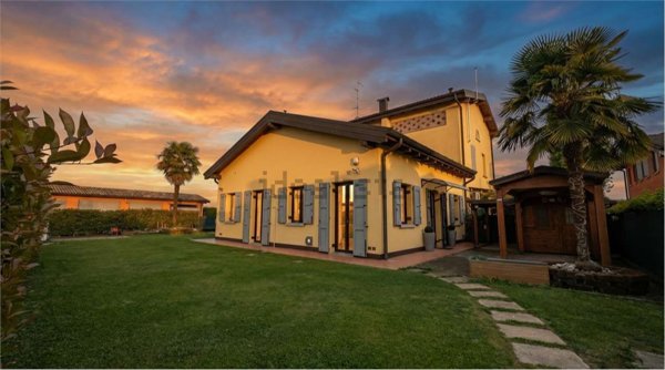 casa indipendente in vendita a Modena