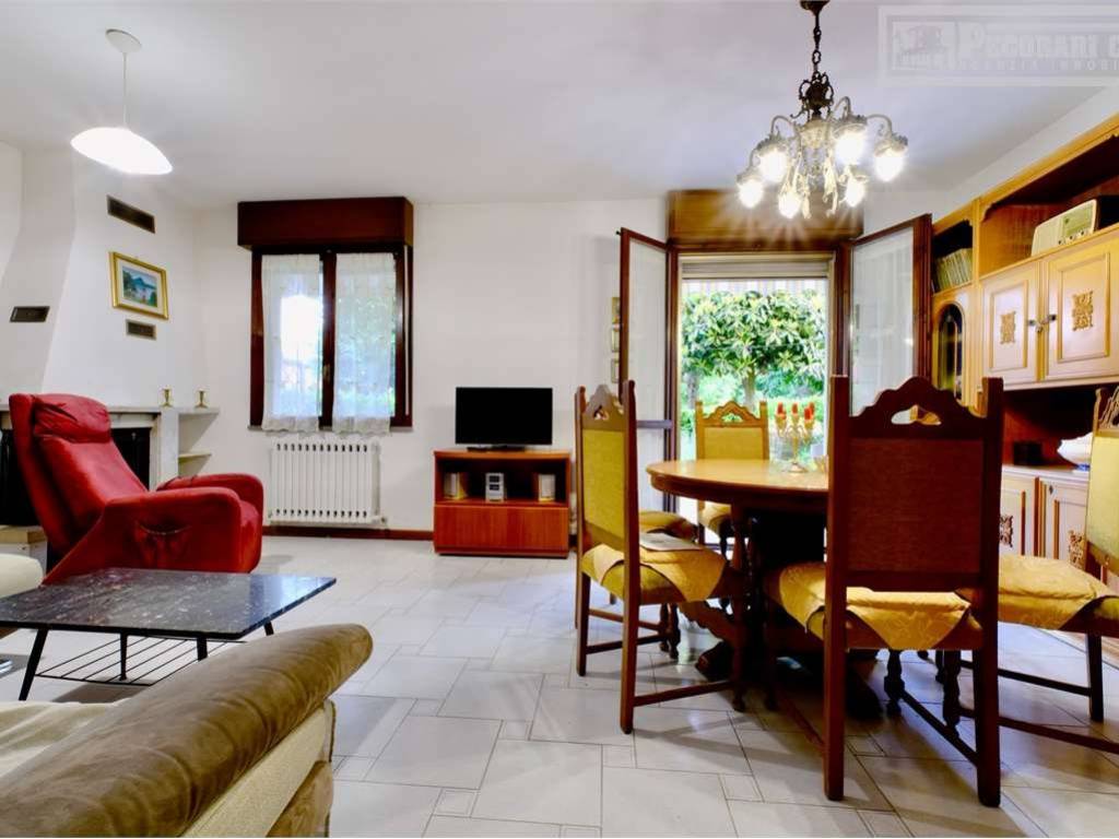 casa indipendente in vendita a Modena in zona Buon Pastore