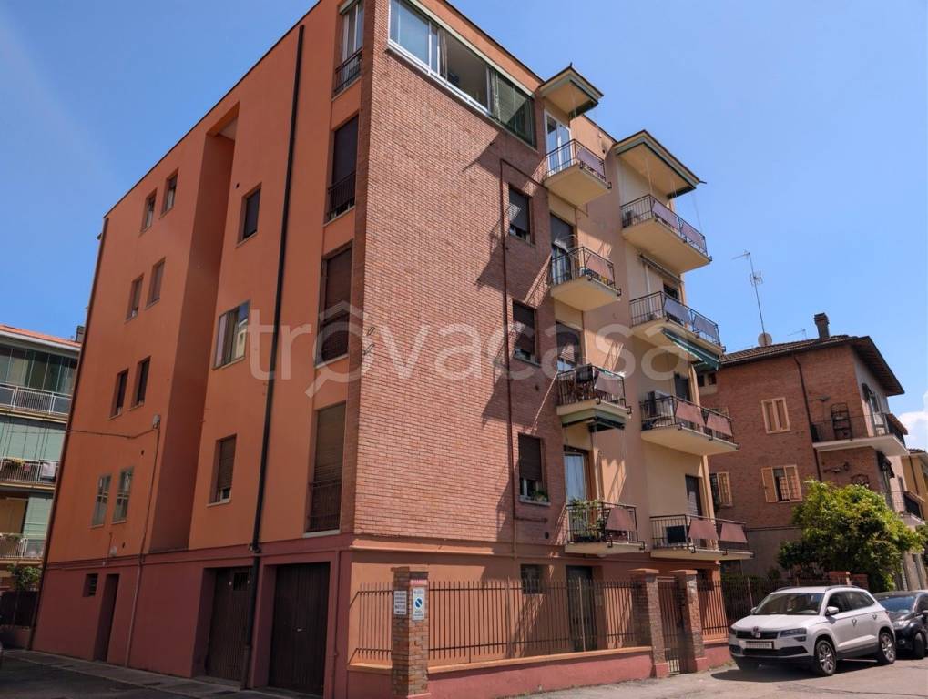appartamento in vendita a Modena in zona Buon Pastore