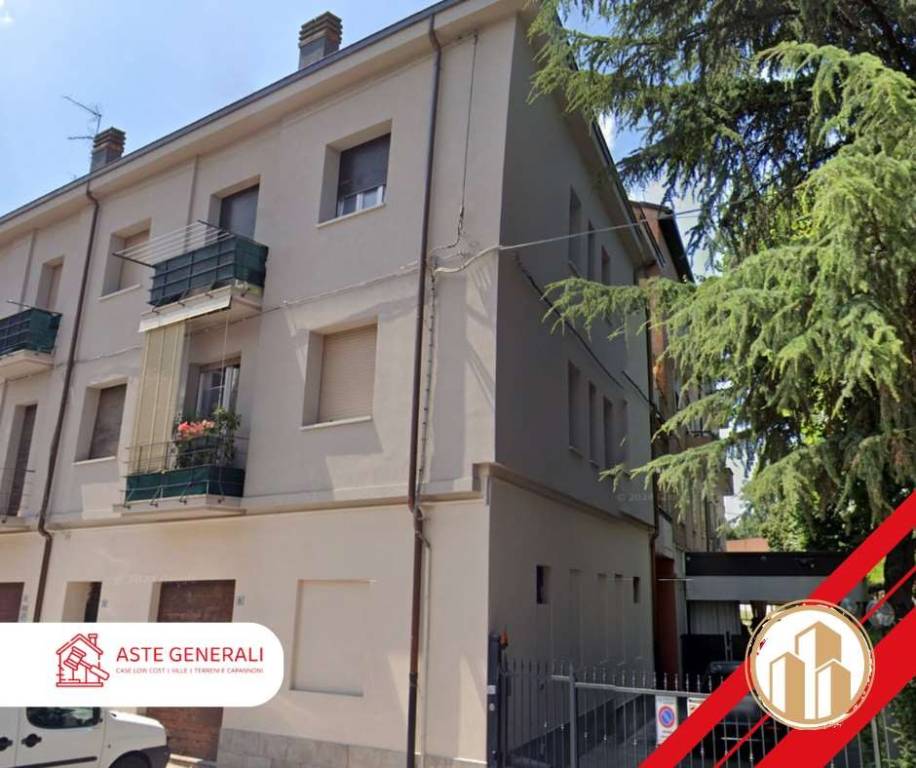 appartamento in vendita a Modena in zona Crocetta