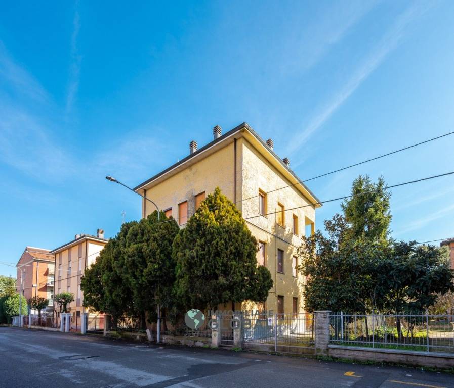 appartamento in vendita a Modena in zona San Lazzaro / Modena Est