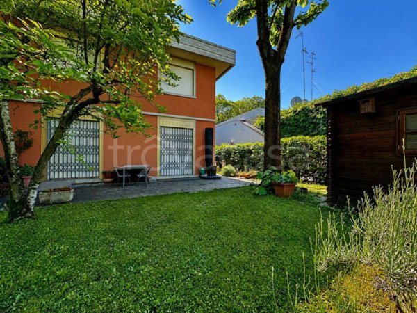 casa indipendente in vendita a Modena