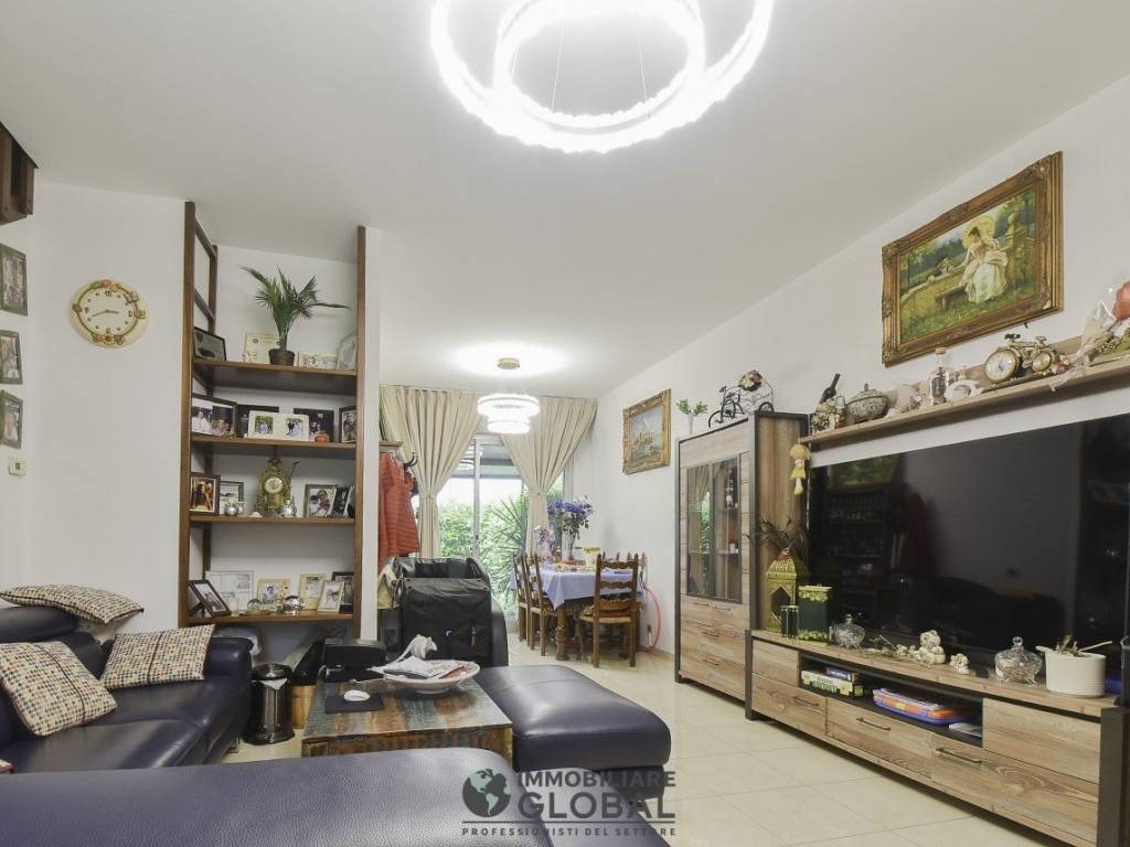 casa indipendente in vendita a Modena in zona Cognento