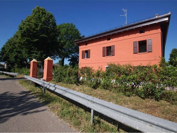 casa indipendente in vendita a Modena in zona Baggiovara