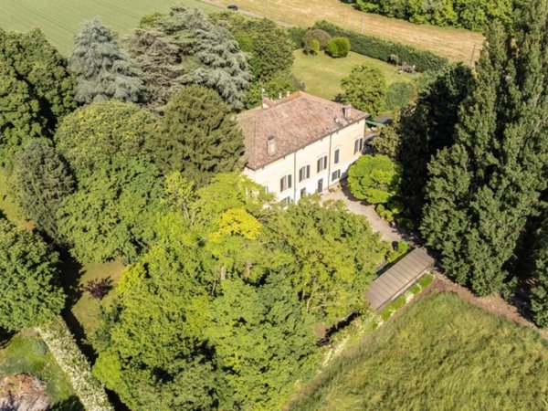 villa in vendita a Modena in zona Lesignana