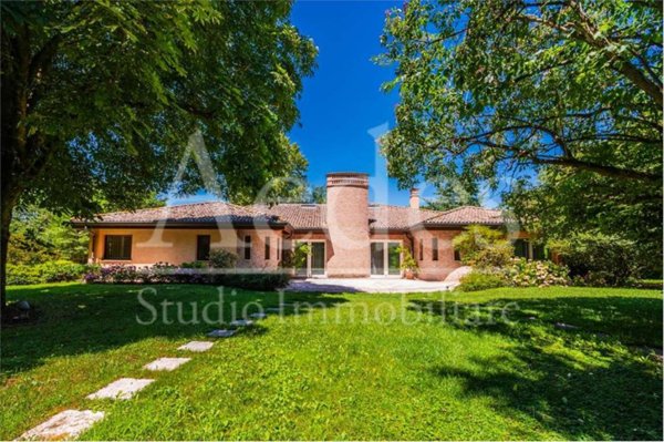 villa in vendita a Modena in zona Cognento