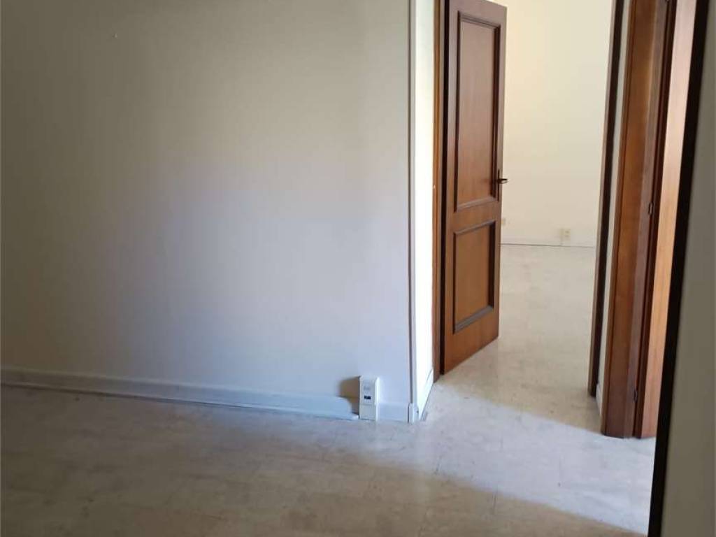 ufficio in vendita a Modena in zona San Lazzaro / Modena Est