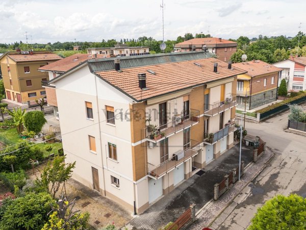 appartamento in vendita a Modena in zona Madonnina / Quattro Ville
