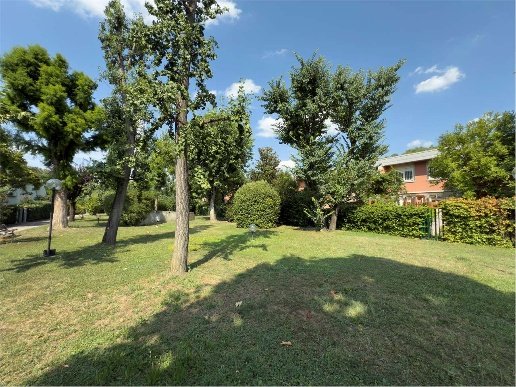 casa indipendente in vendita a Modena