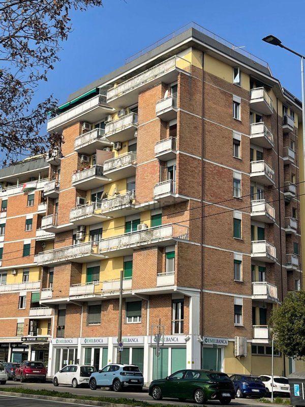 ufficio in vendita a Modena in zona San Faustino
