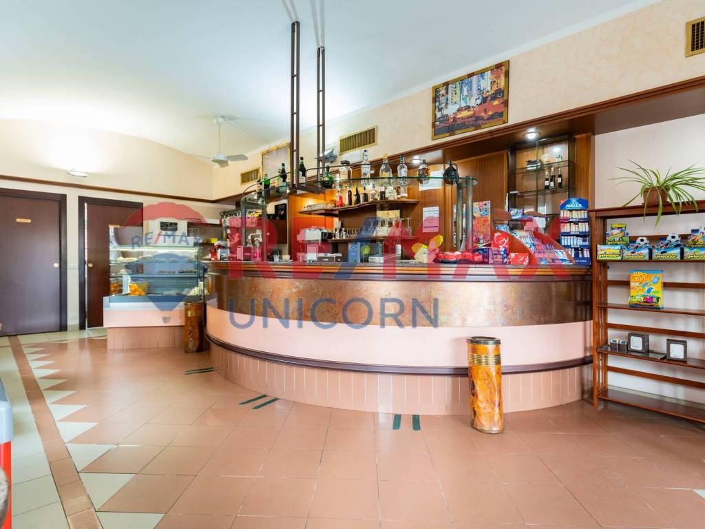 negozio in vendita a Modena in zona Baggiovara