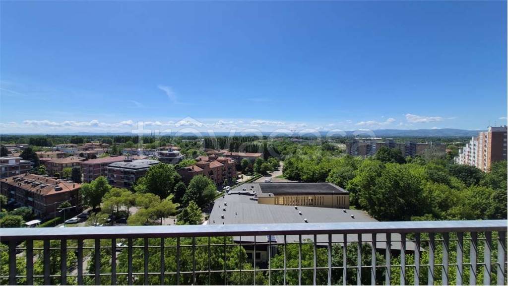 appartamento in vendita a Modena in zona Vaciglio