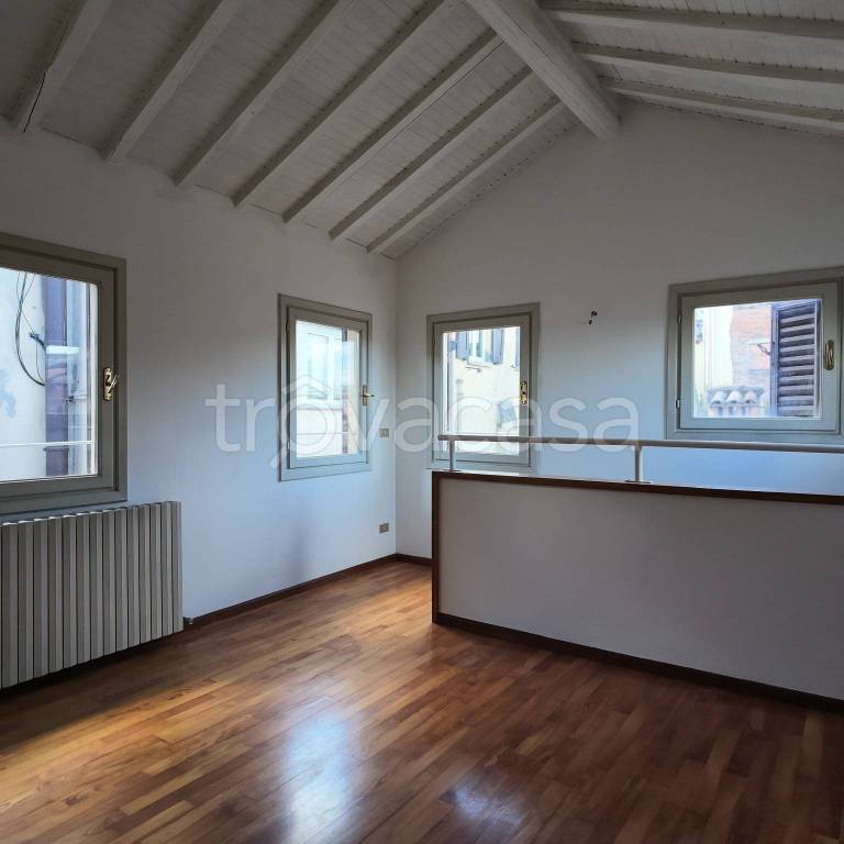 appartamento in vendita a Modena in zona Centro Storico