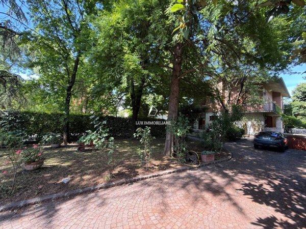 casa indipendente in vendita a Modena in zona Buon Pastore