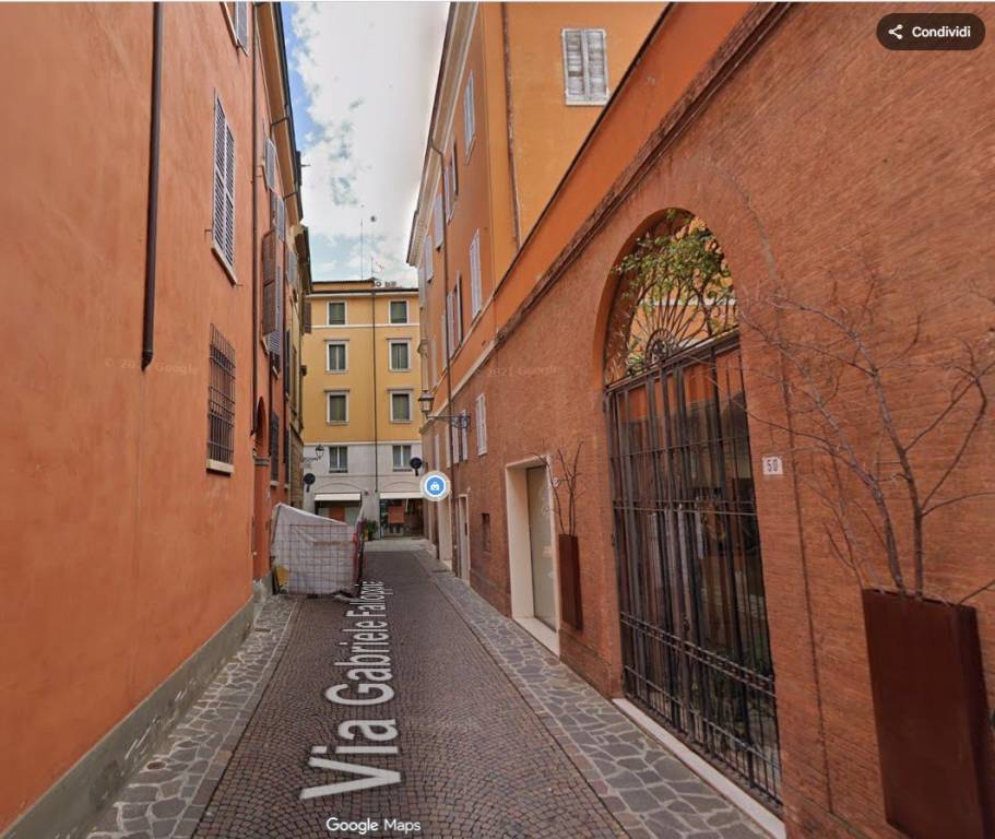 appartamento in vendita a Modena in zona Centro Storico
