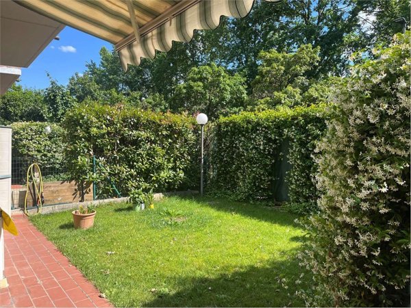 appartamento in vendita a Modena in zona Madonnina / Quattro Ville