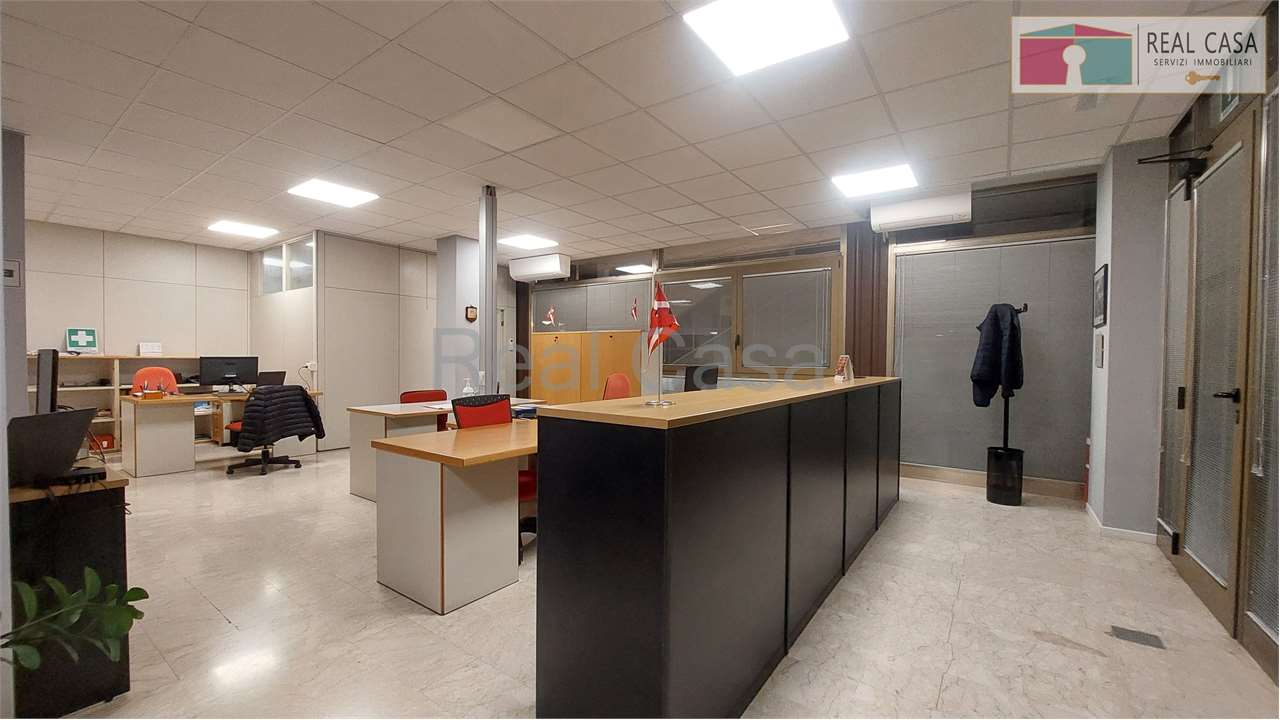 locale commerciale in vendita a Modena in zona San Faustino
