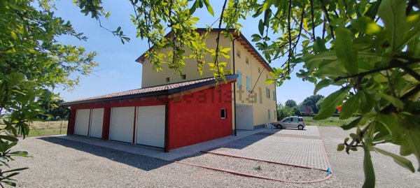 casa indipendente in vendita a Modena in zona Baggiovara