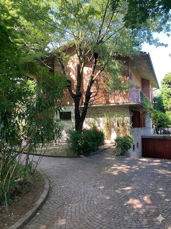 casa indipendente in vendita a Modena in zona Sant'Agnese