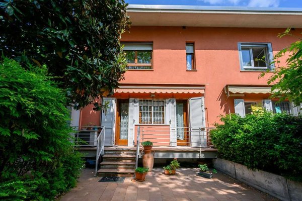 appartamento in vendita a Modena in zona Amendola