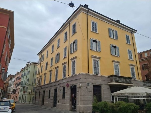 appartamento in vendita a Modena in zona Centro Storico
