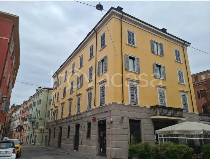 appartamento in vendita a Modena in zona Centro Storico
