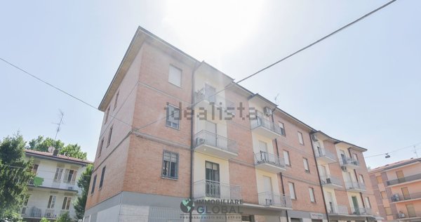 appartamento in vendita a Modena in zona Amendola